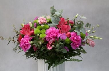 Flowers are often chosen for the message they send as much as for their beauty. Appleyard London positions itself as more than a florist, it is a brand that curates experiences through seasonal collections, elegant subscriptions, and thoughtful gifting. The result is a service that blends design-led floristry with convenience, making it easier for customers to send meaningful arrangements.